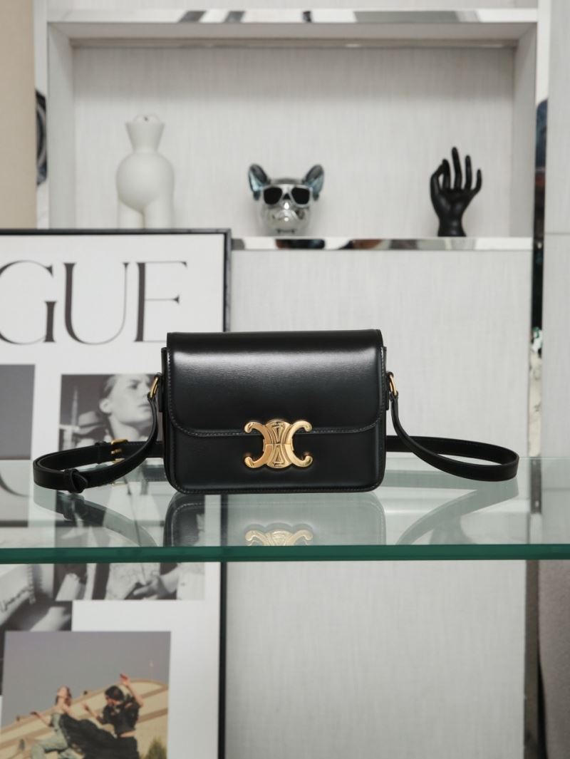 Ce1i*e triomphe bags